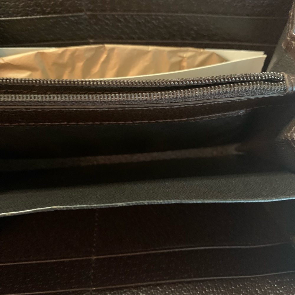 Authentic Gucci Wallet - Picture 7 of 13